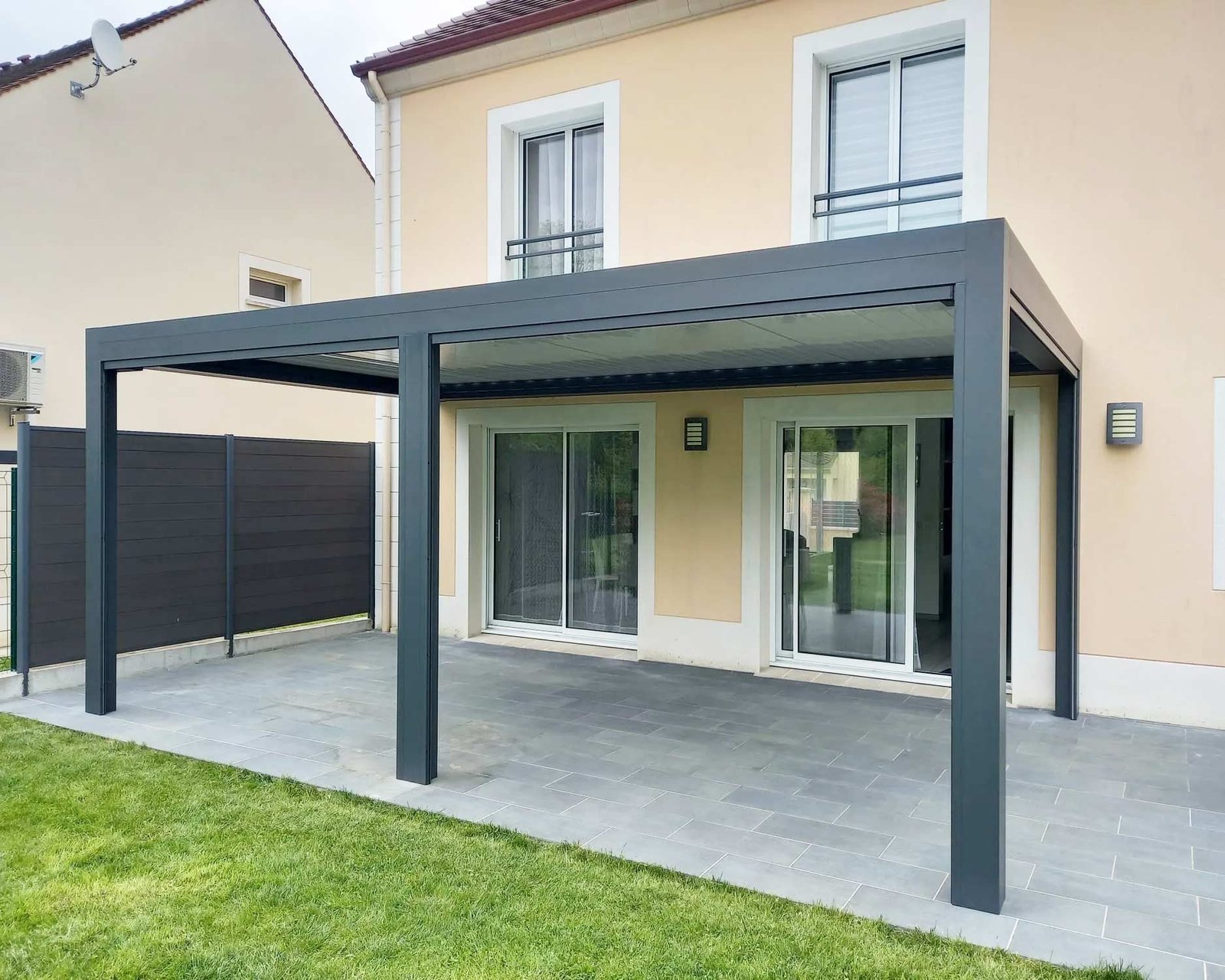 Pergolas bioclimatiques 77